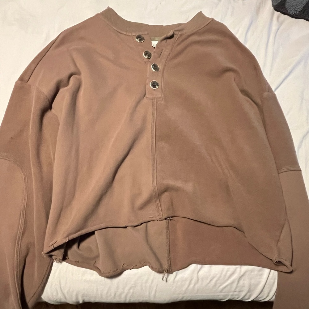 Buckle crop top